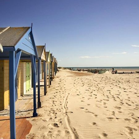 Panoramic Sea Views In Beachfront Apt W Balcony Bognor Regis Exterior photo