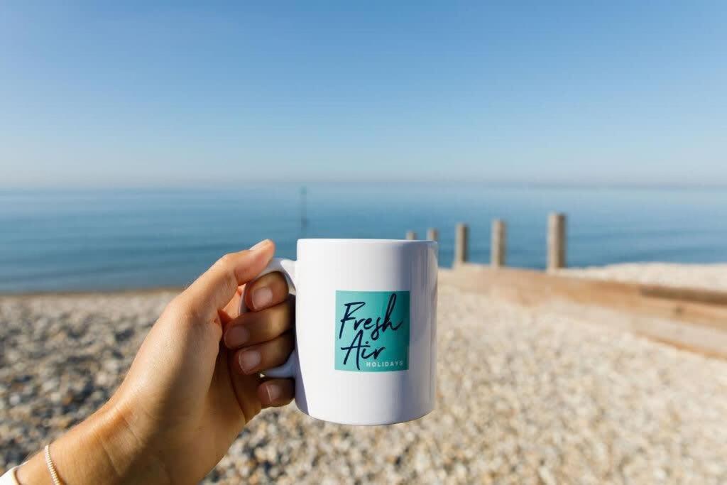 Panoramic Sea Views In Beachfront Apt W Balcony Bognor Regis Exterior photo