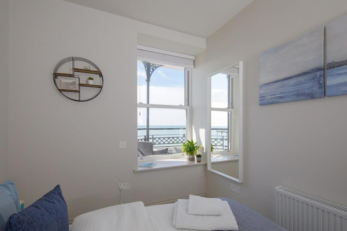 Panoramic Sea Views In Beachfront Apt W Balcony Bognor Regis Exterior photo