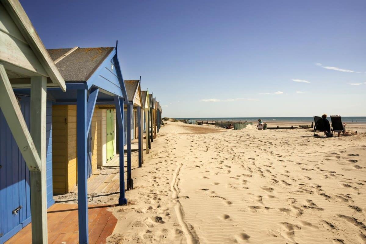 Panoramic Sea Views In Beachfront Apt W Balcony Bognor Regis Exterior photo