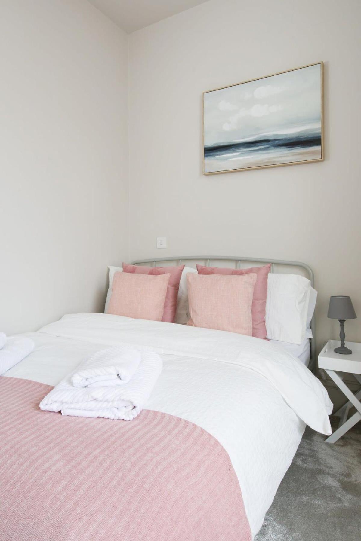 Panoramic Sea Views In Beachfront Apt W Balcony Bognor Regis Exterior photo
